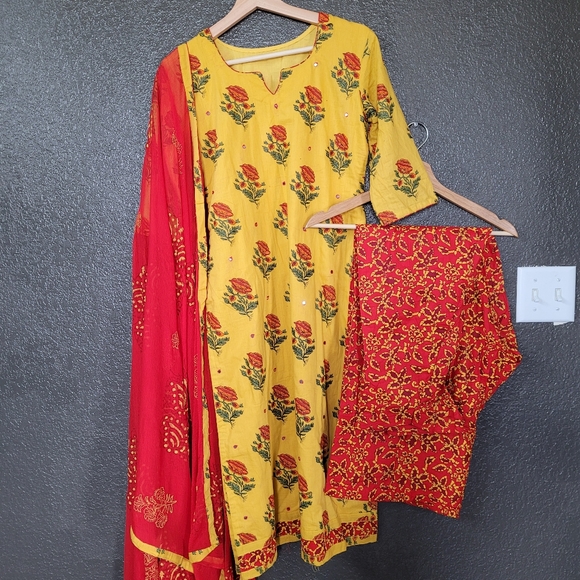 3 pc Indian Pakistani salwar kameez size S/M - Picture 1 of 6